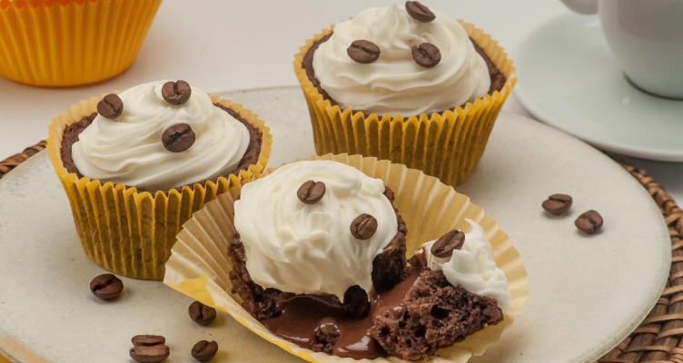 Cupcake Image with coffee beans and chantilly